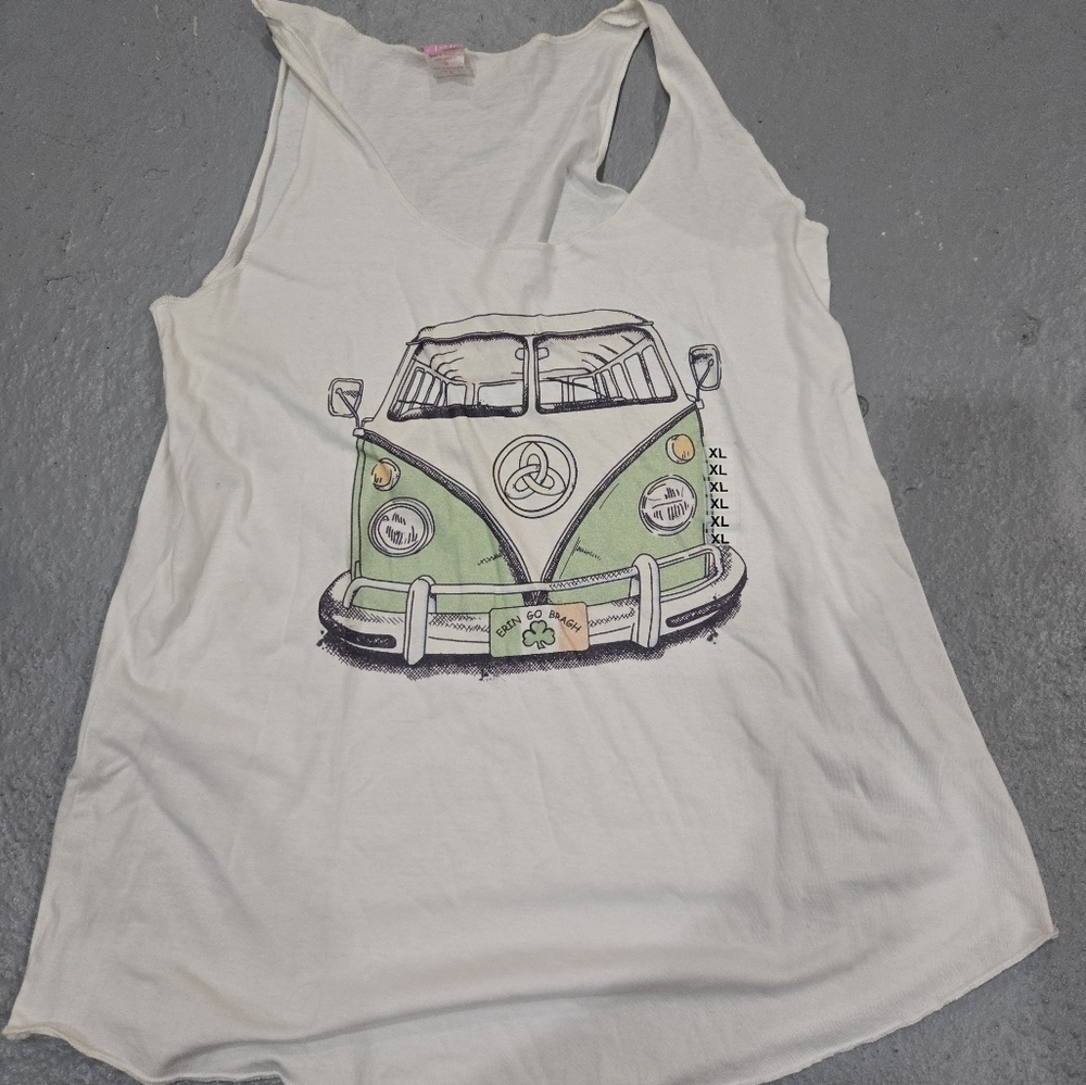 ❤️3 For 20... Bundle And Save❤Irish van tank NWT